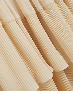 เสื้อผ้าสตรีขายส่ง ดีไซน์หรูหรา ความยาวปานกลาง จับจีบ ผ้าเนื้อแน่น ซักได้ ระบายอากาศดี ผลิตจากโพลีเอสเตอร์ 100% แขนทรงกระบอก เอวธรรมชาติ - Product Image 5