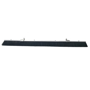 Las escobas de hormigón de aluminio con textura de hormigón se utilizan para crear un acabado cepillado en el hormigón después de flotar - Product Image 2