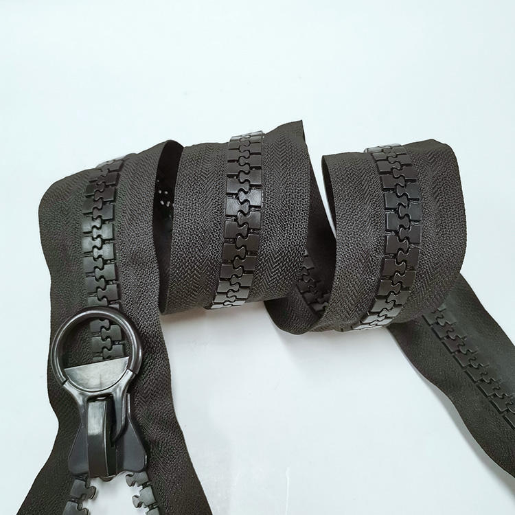 Heavy-duty #20 Plastic Zipper with Big Teeth Resin Material
