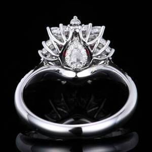 Bague de luxe en rubis non chauffé à grappe florale, pierre précieuse authentique rouge sang de pigeon du Mozambique sertie de 48 diamants en or 18 carats - Product Image 4