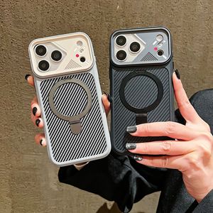 เคส iPhone 17 Pro Max แบบแม่เหล็กติดตั้งได้ พร้อมขาตั้งแม่เหล็กคาร์บอนไฟเบอร์ ป้องกันการตกกระแทกอย่างดีเยี่ยม รุ่น 16 - Product Image 2