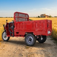 Moto électrique homologuée pour la route, à carrosserie ouverte, pour le transport d'engrais et d'aliments dans les villages