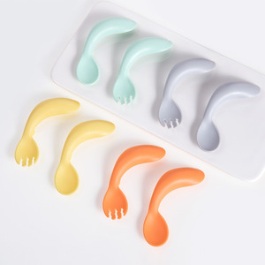 Artículos para bebés Cuchara con mango torcido Bebé Aprender a comer Entrenamiento Cuchara curva para bebés Tenedor Juego <span class=keywords><strong>de</strong></span> cubiertos - Product Image 6