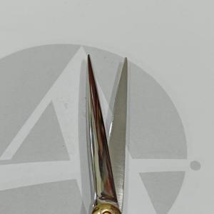 กรรไกรเล็มหนวดและเคราสแตนเลสแบบมืออาชีพสำหรับผู้ชายที่มีแหวนยาง - Product Image 3