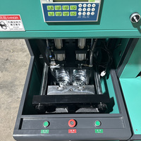 Souffleuse de bouteilles PET semi-automatique à 2 cavités, machine de soufflage par étirage de 5 L pour l'usine de production de bouteilles de jus