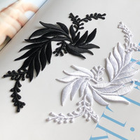 Accessoires décoratifs multicolores Colle à dos DIY Hand Silver Thread Size Leaves Embroidery Cloth Patch