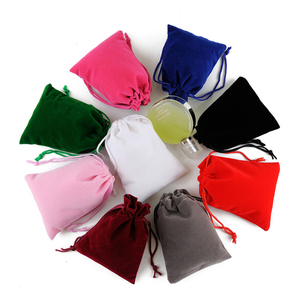 Pochette à bijoux en velours 9*12CM personnalisée sac à cordon en daim avec marquage à chaud pour emballage cadeau et affichage du logo - Product Image 3