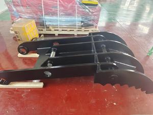 Excavadora R225L con pulgar hidráulico, Cubo de pulgar - Product Image 5