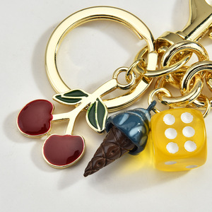 Doğrudan fabrika toptan çinko alaşım kalp şeklinde kiraz anahtarlıklar moda Metal sikke tutucu anahtarlık - Product Image 3