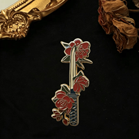 Épinglette en métal avec logo d'épée personnalisé, design tendance, cadeaux promotionnels, épinglette en émail dur plaquée or