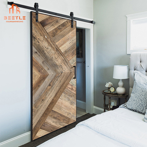 Cửa chuồng gỗ rắn Màu Retro, cho phép bạn gặp sự yên tĩnh của thời gian với mỗi lần mở và đóng. - Product Image 4