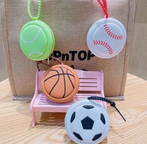 Vente en gros usine Nouveau Porte-monnaie en silicone en forme de ballon de football, Porte-clés, Pendentif, Sac étanche portable pour écouteurs et rangement de pièces de monnaie - Product Image 4
