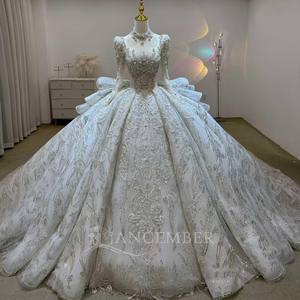 ชุดแต่งงานทรงบอลกาวน์สีไอวอรี่ ประดับลูกปัดเลื่อมสวยงาม พร้อมผ้าลูกไม้ซีทรูเว้าลึกและเปิดหลัง รุ่น Lsjj111 - Product Image 2