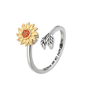 Bague ajustable en cuivre plaqué or avec incrustation de zircon et tournesol rotatif, gravée sur mesure avec nom, bijou anti-stress pour femme - Product Image 5