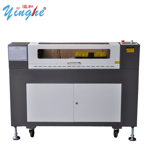 เครื่องแกะสลักเลเซอร์ CO2 อัตโนมัติรุ่นใหม่ Yinghe-1390 พร้อมใบมีดและแท่นรังผึ้งสำหรับอะคริลิกและไม้ - Product Image 1