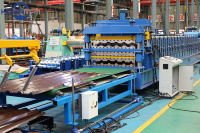 Automático de tres capas de techo de azulejo esmaltado corrugado trapezoidal IBR Tr4 Tr5 Panel de hoja de metal máquina formadora de rollos