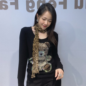 เสื้อเชิ้ตแขนยาวคอกลมสำหรับผู้หญิงสำหรับฤดูหนาว ดีไซน์แบบผ้าพันคอ ประดับด้วยคริสตัลคุณภาพสูง ผ้าฝ้ายริบบิ้น ทรงเข้ารูป - Product Image 6