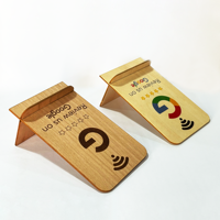 Soporte de madera NFC Google Maps para menú de restaurante Revisión de redes sociales Titular de la tarjeta de visita Interfaz de comunicación RFID de 13,56 MHz