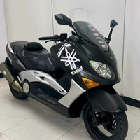 Motocicleta Maxi TMAX 500, Excelente Estado. Motor Bicilíndrico de 500cc Refrigerado por Líquido, Frenos de Disco y Transmisión CVT, Totalmente Funcional