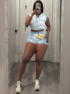 HR26026 Conjunto de Moda Feminina com Top Cropped Listrado e Estampado com Zíper e Shorts, Conjunto de Duas Peças para o Verão, Roupa de Rua Feminina - Product Image 5