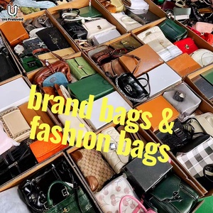 Bolsos de Lujo A6 Usados en Pacas, Bolsos de Diseñador Italianos de Segunda Mano, Venta al Por Mayor Directa de Fábrica, Bolsos de Mujer Preloved - Product Image 3