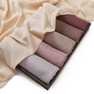 2025年夏秋新作無地イスラム教徒女性ショール赤ちゃん縫い目シングルステッチビスコースヒジャーブ竹モーダルヒジャーブスカーフショール - Product Image 4