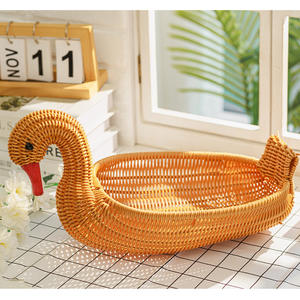 Cesto Portaoggetti in Rattan PP Intrecciato a Mano a Forma di Animale, Cesto per Frutta e Snack per Soggiorno e Scrivania, Cesto Artigianale in Vimini - Product Image 1