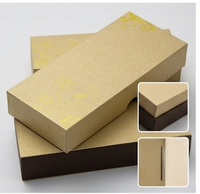 Boîte cadeau rigide rose avec couvercle et base, emballage de luxe avec doublure en satin noir pour cadeaux de fêtes