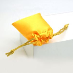 Sac de rangement exquis en soie jaune pour bijoux, sac anti-poussière en satin avec cordon de serrage pour parfum, sac à main, perruque - Product Image 6