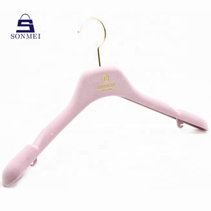 Móc Áo Nhung Màu Hồng - Product Image 2