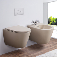 Ensemble de sanitaires modernes couleur mate : WC suspendu et bidet en céramique mural