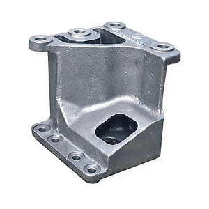 Moyeu de roue avant en fonte ductile personnalisé QT450 avec usinage CNC de précision pour systèmes d'essieux de véhicules, véhicules utilitaires, moulage en sable - Product Image 1