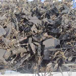 Blocs et particules de caoutchouc recyclé de haute qualité, issus de pneus usagés, conviennent à l'utilisation sur les pistes de course. - Product Image 1