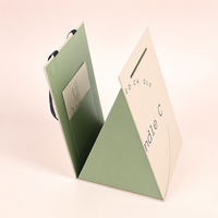 Boîte cadeau pliable triangulaire, emballage plat en une seule pièce avec poignée, logo personnalisé, écologique, pour bonbons, desserts, pâtisseries, directement de l'usine