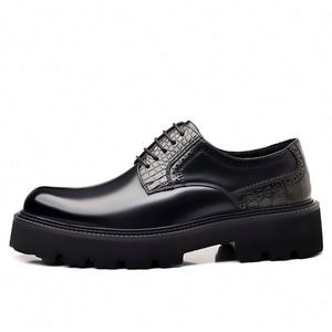 Nouvelles Chaussures Homme en Cuir Véritable à Lacets Respirantes Légères Antidérapantes à Semelle Épaisse en Cuir Verni pour Bureau, Carrière et Mariage - Product Image 2