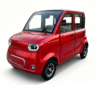 Voiture électrique à basse vitesse à 4 places avec cabine fermée, 4 roues, panneau solaire sur le toit, pour les trajets familiaux, SKD CKD disponible