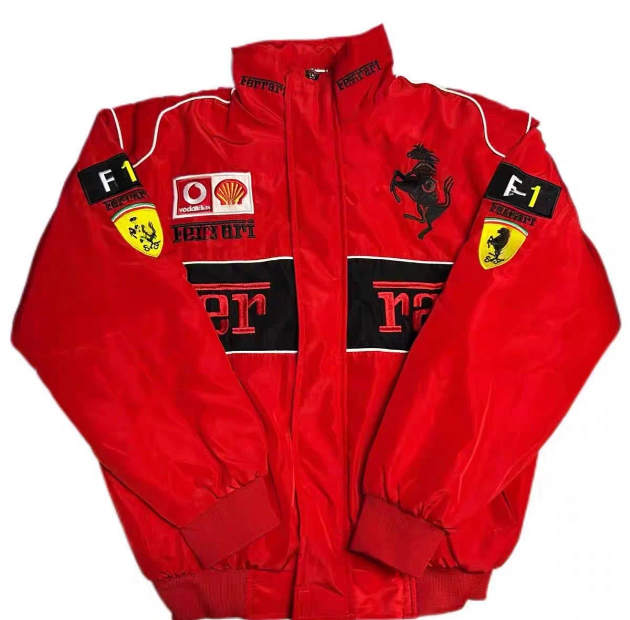 Rembourré brodé à la main, rouge et noir.