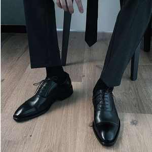 Zapatos Oxford de cuero de lujo para hombre de alta calidad en un nuevo estilo - ideales para ocasiones formales de negocios - Product Image 1