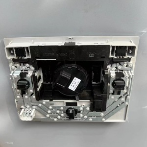 Nouveau Polo, élégant et compétitif, Nouveau Santana, éclairage intérieur, plafonniers, lampes de lecture avant et éclairages 6Q095 - Product Image 2