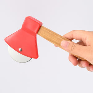 Coupe-pizza créatif en acier inoxydable avec manche en bambou, roue unique antidérapante, outil de pâtisserie pour couper la pizza - Product Image 1