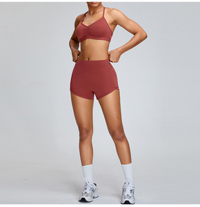 Soutien-gorge de sport pour femme, col halter en V, bretelles fines, dos croisé, rembourrage amovible, crop top de yoga, soutien-gorge de fitness à faible impact pour l'entraînement, vente en gros - Product Image 6