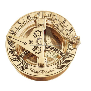 Mini boussole multifonctionnelle lisse gravée Style rétro Vintage Pirate Coin en laiton massif Gadgets nautiques d'extérieur - Product Image 4