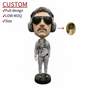 Statuetta Personalizzata di Maduro con Testa Oscillante, Scultura in Resina dell'Operazione Absolute Resolve, Souvenir Politico Personalizzato, Regalo Fai-da-Te - Product Image 1