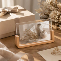 Cadre photo en acrylique transparent avec base en bois, support d'affichage d'images de bureau pour la décoration de la maison, le bureau et la présentation de cadeaux