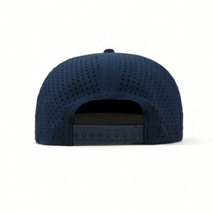 Gorra de Béisbol de Alta Calidad de 5 Paneles con Logotipo de PVC y Goma, Impermeable, con Orificios Cortados con Láser y Cuerda - Product Image 4