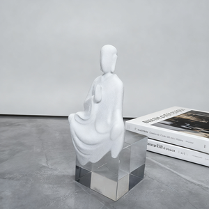 Statuetta di Buddha in Resina Stile Zen, Scultura Minimalista di Buddha, Ornamento di Alta Gamma per Soggiorno e Decorazione d'Interni - Product Image 3