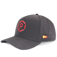 Casquette de baseball HS41 de haute qualité à 5 panneaux en polyester perforé au laser, imperméable, avec broderie de logo personnalisé et boucle simple.