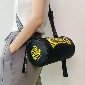 Borsone all'ingrosso in nylon Low MOQ con Logo personalizzato borsone per bambini uomini davvero piccoli pesi leggeri mini borsa da palestra sportiva per le donne