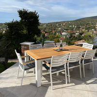 Meubles de restaurant d'extérieur imperméables Table à manger et chaises de jardin en bois Ensembles de tables de patio