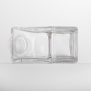 Hot Selling Luxe Vierkant <span class=keywords><strong>Reed</strong></span> Glazen Fles 40Ml <span class=keywords><strong>80Ml</strong></span> 100Ml 120Ml Doorzichtige Lege Schroef <span class=keywords><strong>Diffuser</strong></span> Met Pomp Sproeier Voor Auto Gebruik - Product Image 3